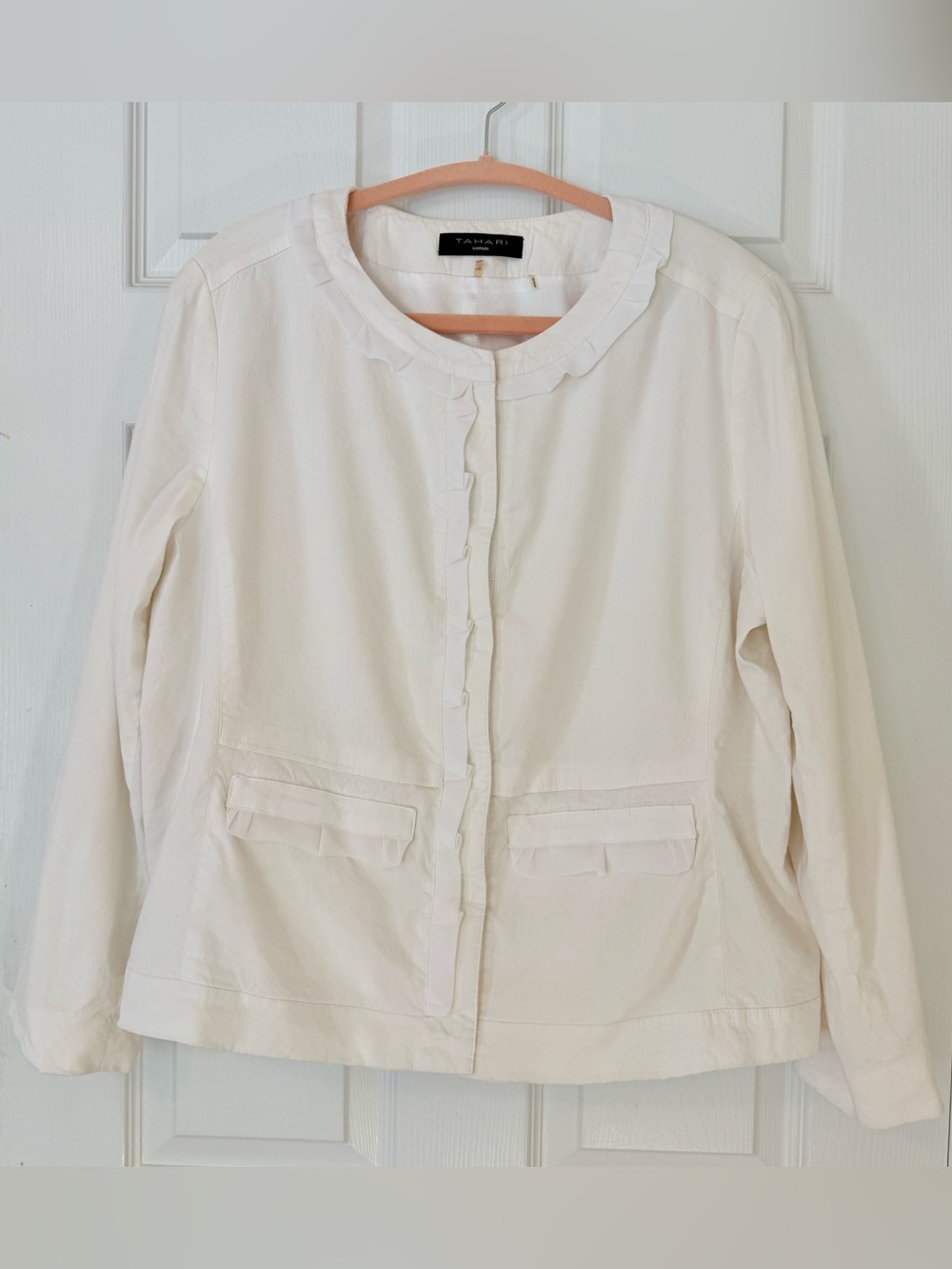 Tahari Woman Light Cream Linen Blazer Ruffle Trim Sz 14 | Plus size